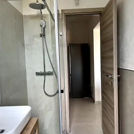 Sea View Recently Renovated Apartment La Spezia
